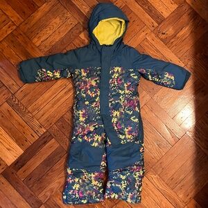L.L. Bean kids snow suit size 3T
